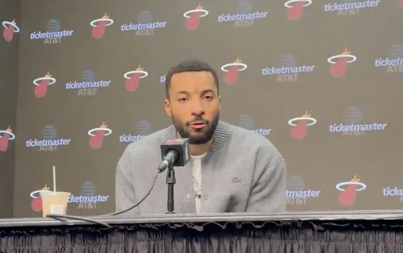 开云体育官网-鲍威尔谈希罗：我俩训练的次数不断增加，一切只会越来越好