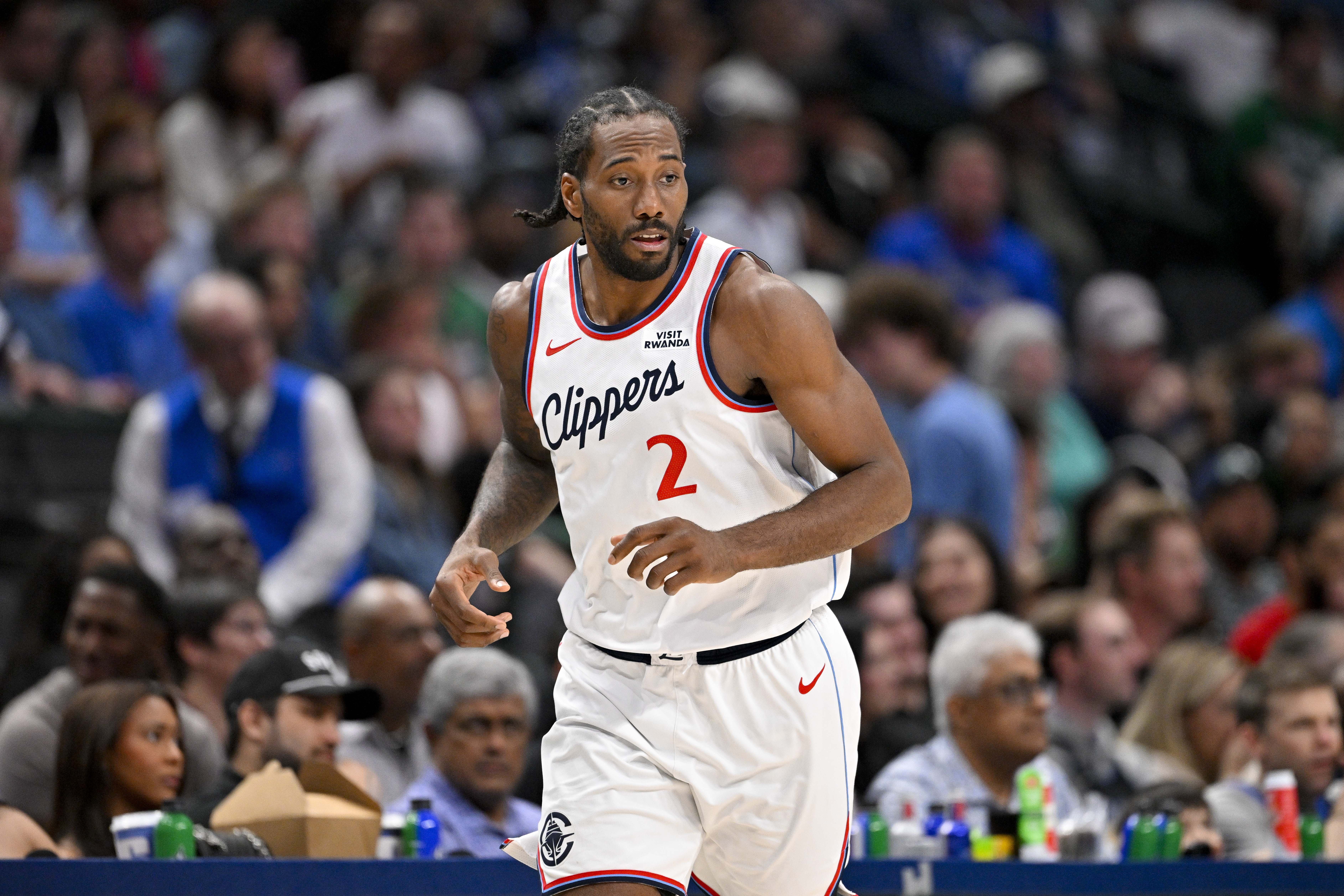 开云体育官网-机器卡！伦纳德常规赛65场 场均27.9分6.4板3.6助1.9断 三分38.7%